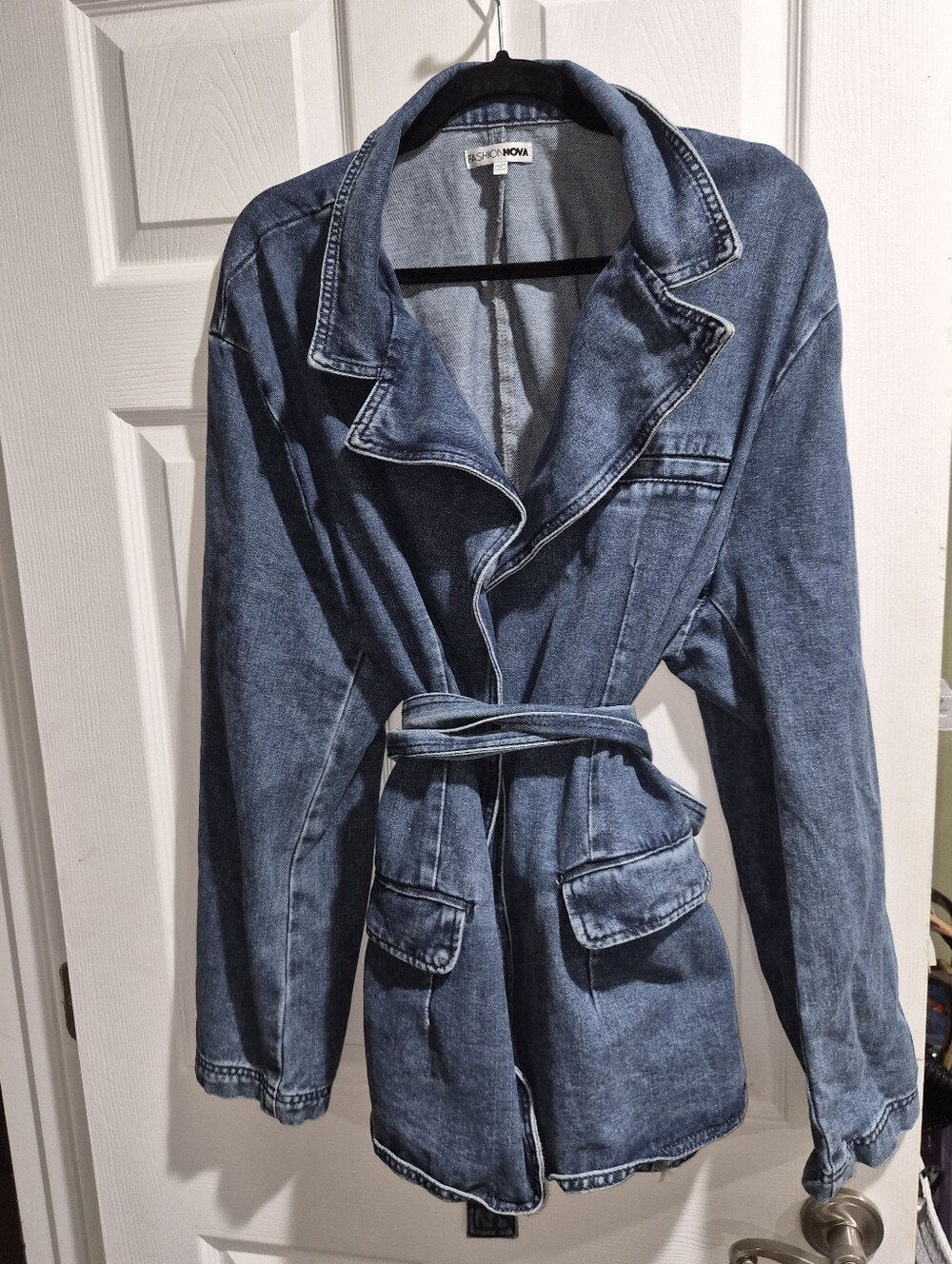 Women's Denim Suit.                Belted Blazer 2x & Wide Flared Jeans 3x